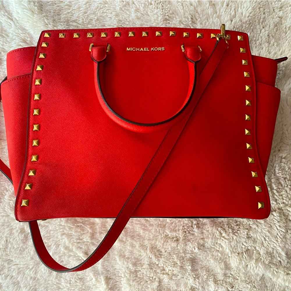 ♦️Michael Kors Selma Studded Saffiano Purse